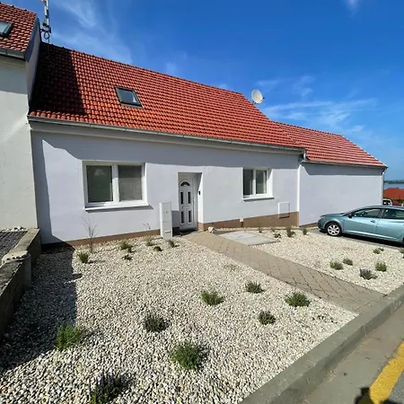 Casa de Férias Vinohrad 97 *