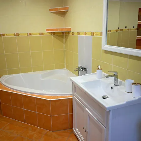 Prazdninovy Dum Vinohrad 97 *